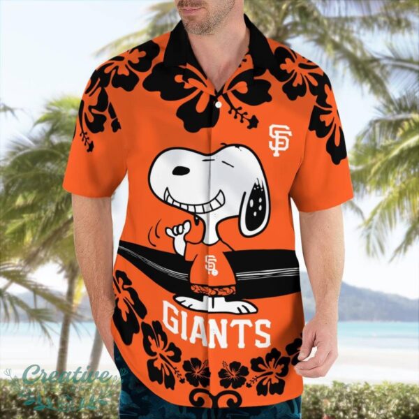 San Francisco Giants Flower Cute Snoopy Smile Hawaiian Shirt Summer Gift Product Photo 1