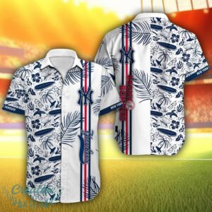 New York Yankees MLB Funny Beach Pattern Hawaiian Shirt Product Photo 1